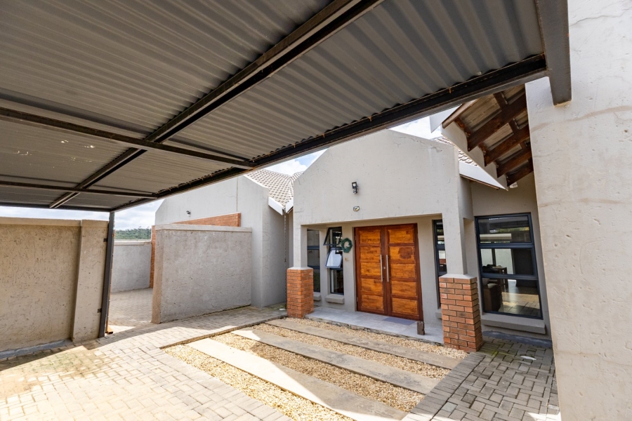 5 Bedroom Property for Sale in Somerton Estate Free State